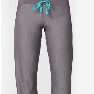 Graphite fig bottoms